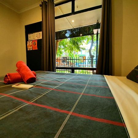 Jump Inn Alice Budget Accommodation Алис-Спрингс Экстерьер фото